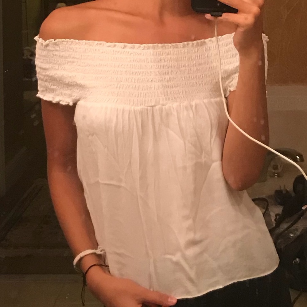 Brandy Melville off the shoulder top, fits s/m